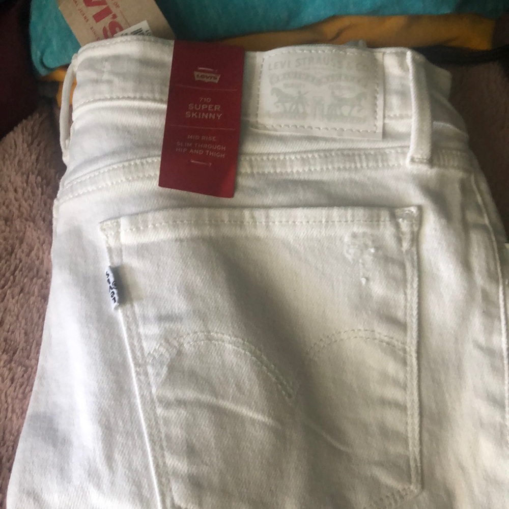 Levi’s - Picture 2 of 3
